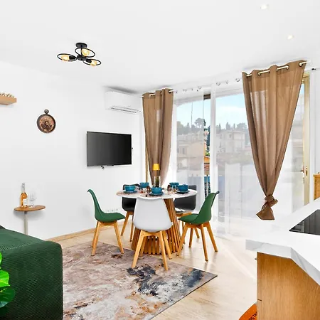 5 Pers - Centre - Climatise * مينتون