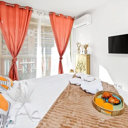 5 Pers - Centre - Climatise شقة مينتون