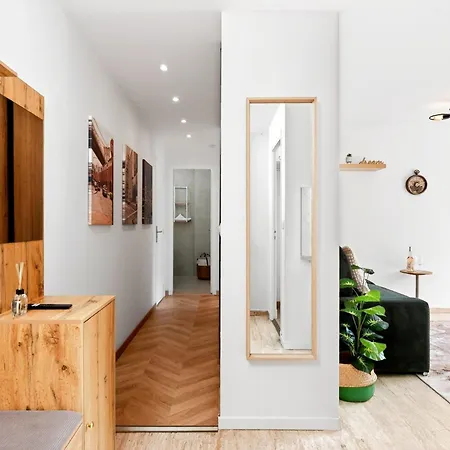 5 Pers - Centre - Climatise Menton