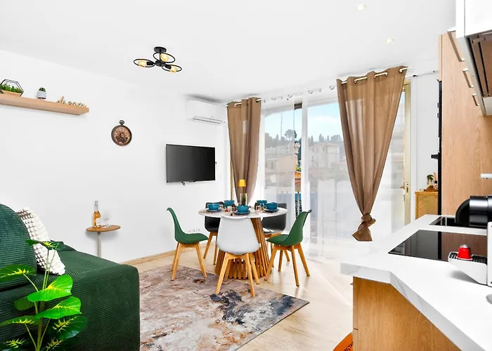 5 Pers - Centre - Climatise * Menton