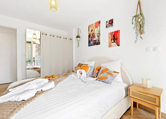 5 Pers - Centre - Climatise Menton