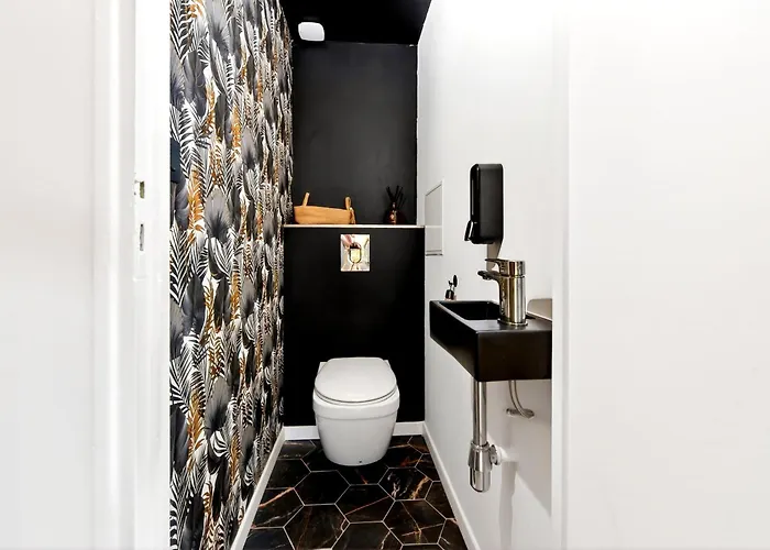 5 Pers - Centre - Climatise * Menton